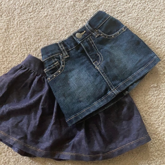 Like NEW - 2 baby denim skirt 12-18 mos - Picture 1 of 7
